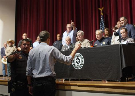 Watch Beto Orourke Interrupts Texas Governors Briefing Surrounded
