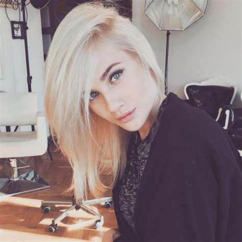 Her birthday, what she did before fame, her family life, fun trivia facts, popularity rankings, and more. Karolina Gilon nie ma już blond włosów. Wybrała mocny ...