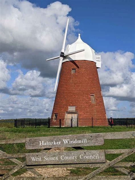 A Circular Walk On The Halnaker Windmill Trail Chimptrips
