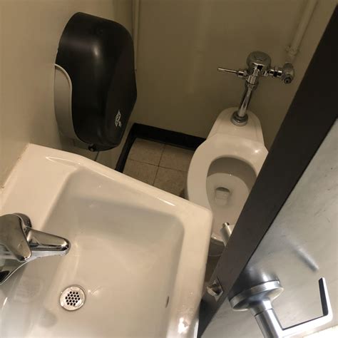 I Guess Im Peeing In The Sink R Crappydesign