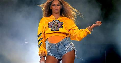 Beyoncé Breaks The Internet With Surprise Release Of New Album Cbs Dfw
