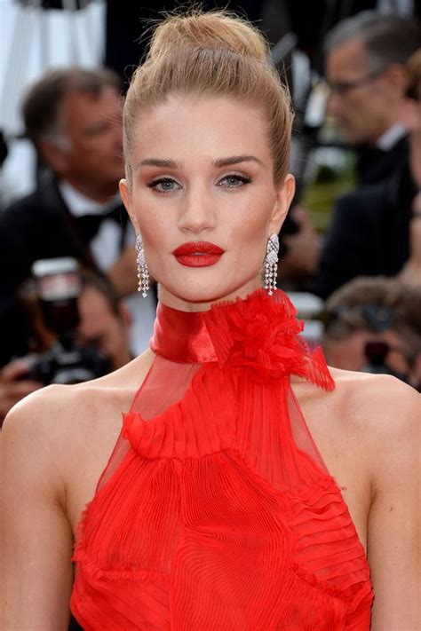 The 50 Best Red Lips Of The Year Red Dress Makeup Rosie Huntington