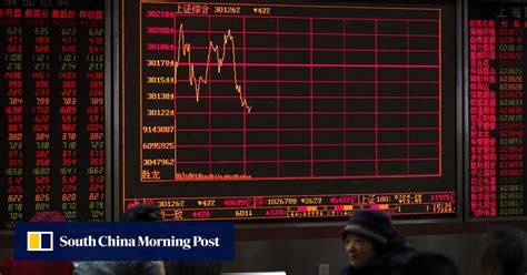 Hong Kong Stocks Fall As Turnover Drops To The Lowest This Week