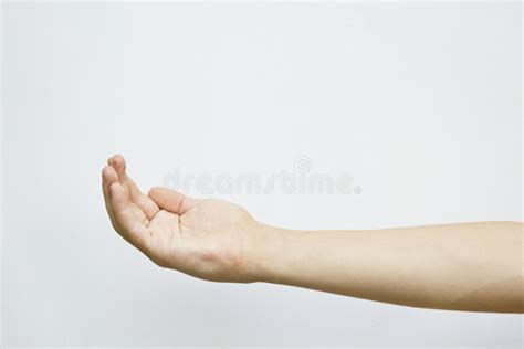 gesto de la palma masculina de la mano de la abertura aislado en el fondo blanco imagen de