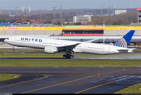 N2331u Boeing 777 322er United Airlines Kris Van Craenenbroeck