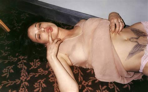 Asia Argento Fully Nude Showing Bushy Pussy Photo