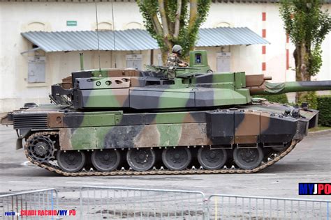 The leclerc main battle tank (mbt) built by giat industries (now known as nexter systems) is operational with the french army and the armed forces of abu dhabi of the united arab emirates. 1RCH-7995 Leclerc | French Army Leclerc S2 of the 1er ...