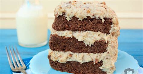 German chocolate cake is a layered chocolate cake with a filling consisting of shredded coconut and chopped pecans amongst its ingredients. 10 Best German Chocolate Cake Frosting without Evaporated ...
