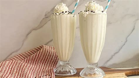 Best Three Ingredients Vanilla Milkshake Recipe