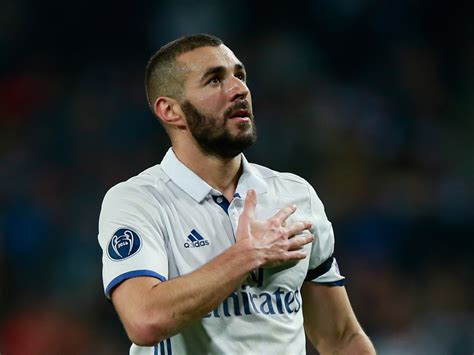 Does karim benzema have tattoos? Hankook "Be one with it": Karim Benzema's century of goals ...