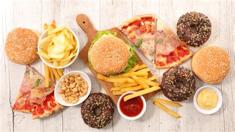 3 Tips To Curb Your Junk Food Cravings