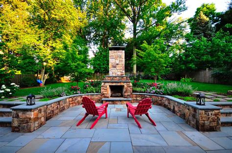 Discover 40 Ideas For Outdoor Fireplaces That Can Create A Warm And
