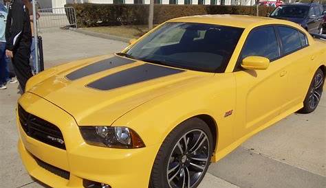 --CarJunkie's Car Review--: First Drive: 2013 Dodge Charger SRT-8 Super Bee