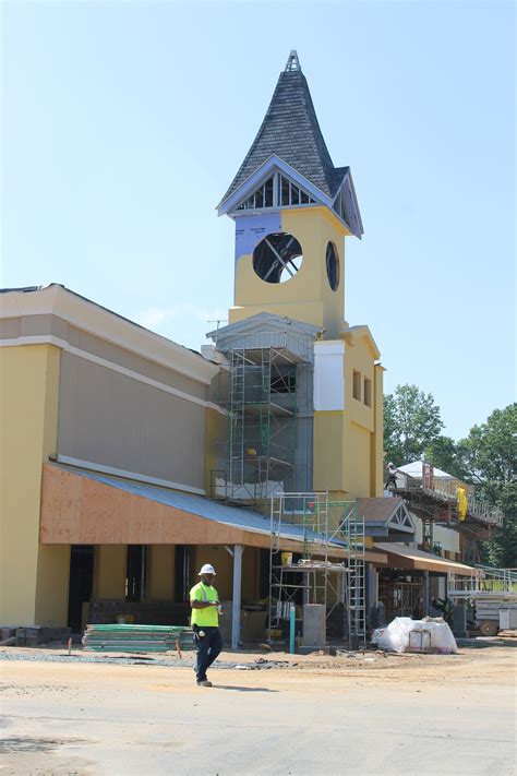 File:20160531-Wegmans-Tower.jpg - Cvillepedia