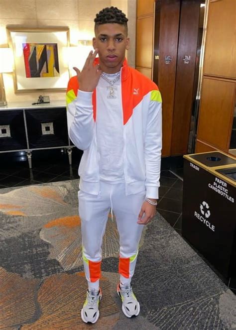 Learn about nle choppa's height, real name, wife, girlfriend & kids. NLE Choppa Height, Weight, Age, Body Statistics ...
