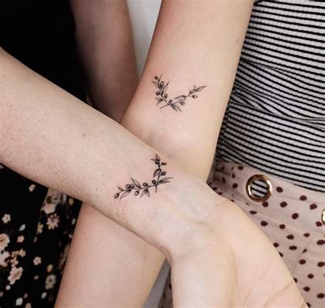 63 Cute Best Friend Tattoos For You And Your Bff Stayglam Friend Tattoos Small Matching