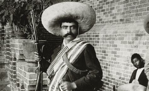 Fue uno de los grandes líderes de la revolución mexicana y la inspiración del movimiento zapata era el hijo de un mestizo vendedor y cuidador de caballos. "La tierra es de quien la trabaja" o Zapata, el eterno ...