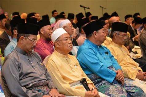 The discourses in syariah and law aims to achieve the vision of the universiti sains islam malaysia. 2016 - MALAYSIAN SYARIAH INDEX