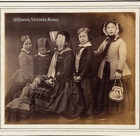1852 Group Photograph Of Queen Victoria With Her Five Eldest Children