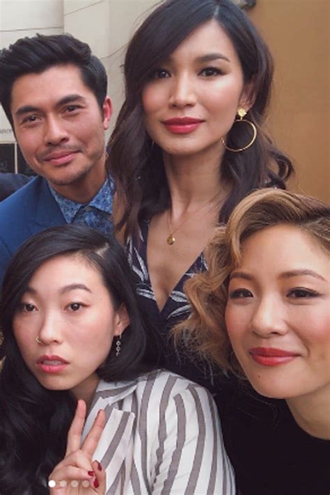 The Cast Of Crazy Rich Asians Are Even Closer Than Their Onscreen Counterparts Asian Beauty