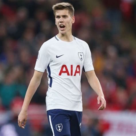 Juan marcos foyth (born 12 january 1998) is an argentine professional footballer player who plays as defender for la liga side villarreal, on loan from premier league club tottenham hotspur, and the argentina national football team. Lilywhite Rose on Twitter: "#thfc Our 20 year Centre Back, Juan Foyth, is be included in Lionel ...