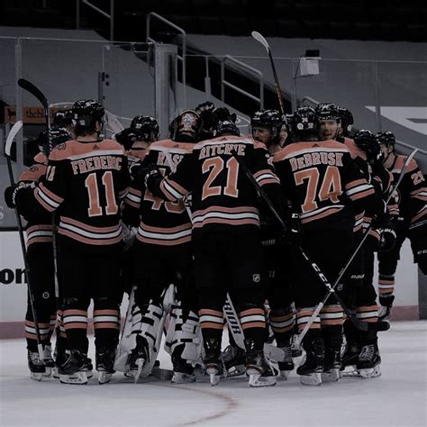 The first round of the 2021 nhl draft is complete, with owen power going first to buffalo and logan mailloux to montreal in a controversial pick. Pin de nina em • hockey em 2021