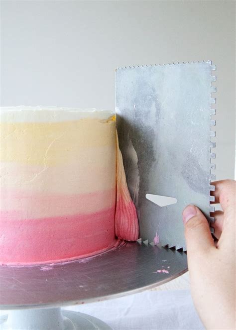 Step By Step Tutorial On How To Do Ombre Icing On A Cake Cake Decorating Tutorials Cake