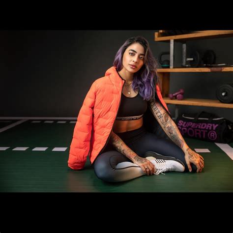 Bani J Flaunts Super Toned Abs In Sexy Revealing Pictures Take A Look
