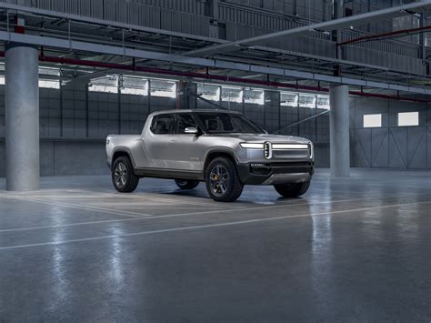 2020 Rivian R1t Is An Electric Powered Super Truck With Range