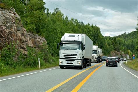 Oslofjordtunnelen åpnet for trafikk etter bilberging. Styrker veinettet til Oslofjordtunnelen | Lastebil.no