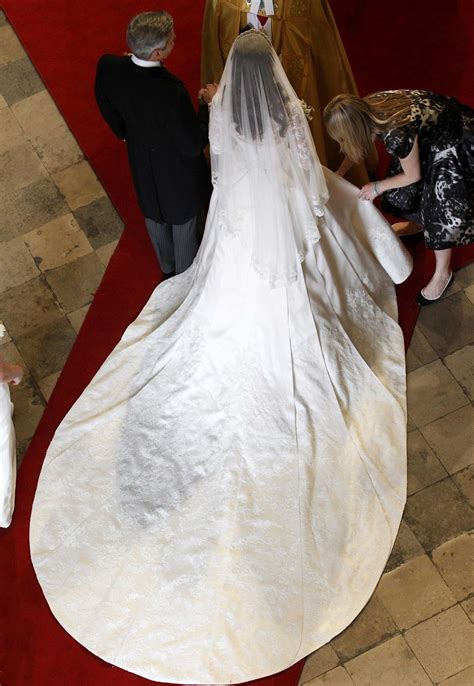 The 10 hidden details in kate middleton's wedding dress you totally missed. Royal Wedding: Kate Middleton's Dress - TIME