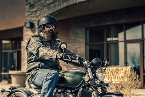 Recommended Motorcycle Gear for New Riders