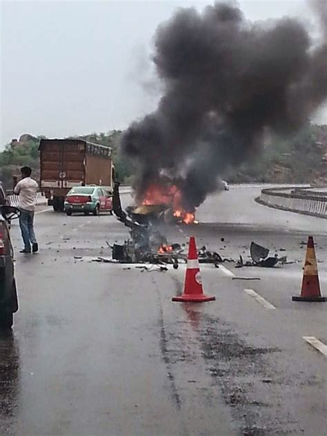 Yellow Porsche 997 Turbo Burnt To Crisp After High Speed Crash In India