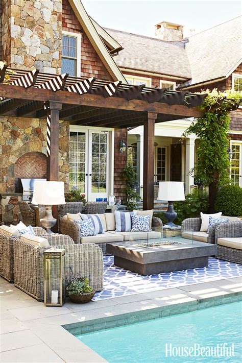 Our gallery of city gardens has plenty of ideas for designing an appealing outdoors space within the limits of the urban jungle, from compact seating areas to pretty planters, lush planting to elegant decking. 4 Tips to Create a Cool Outdoor Space - Decoholic