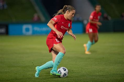 Courage Acquires Amy Rodriguez In Trade With Kansas City The Athletic