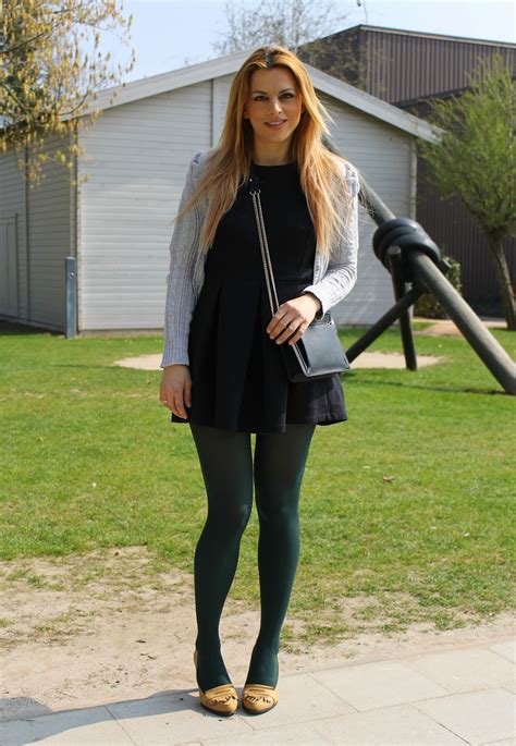 Tips For Wearing Bright Tights Fashionmylegs The Tights And Hosiery