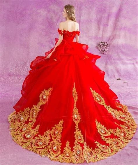 Untuk pengantin muslimah, pilihlah gaun yang tidak terlalu memperlihatkan lekuk tubuh. Jual gaun pengantin merah bjau pengantin brokat emas ...