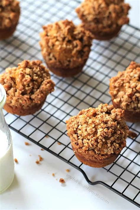 Pumpkin Muffins With Cinnamon Pecan Streusel Topping