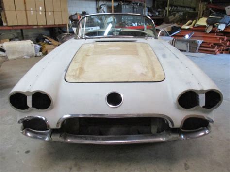 1958 Corvette Rolling Project Car Lots Of New Parts Super For Resto