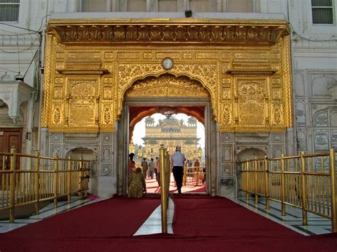 20 Photos that show why the Golden Temple is better than the Taj Mahal ...