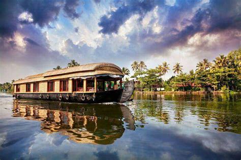 Top 15 Kumarakom Houseboats For Luxury Stay On Backwaters In 2023