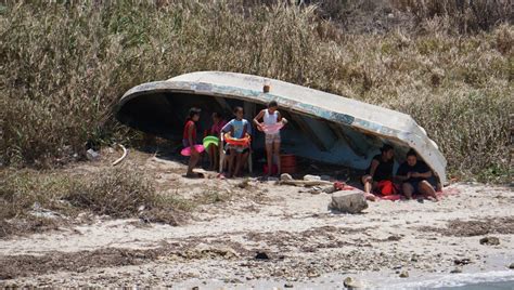 La Jornada Maya Campeche Jairo Magaña Locales Visitan Playas De Campeche Pese A Pandemia