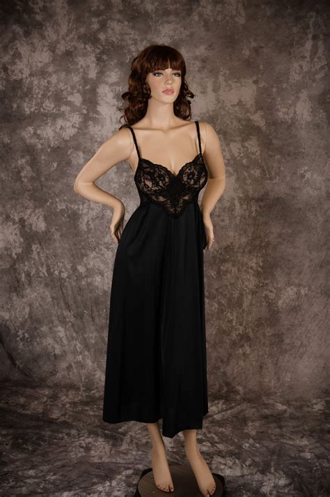 Vintage Olga Nightgown Style 91360 Size Medium Beautiful Black