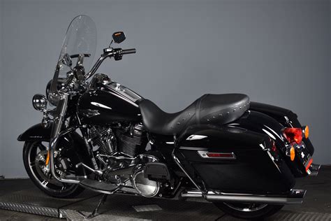 New 2022 Harley Davidson Road King Chrome Flhr Touring In Golden