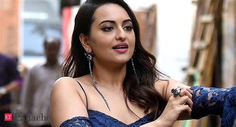 Sonakshi Sinha Fraud Case A Day After Visit From Cops Sonakshi Sinha