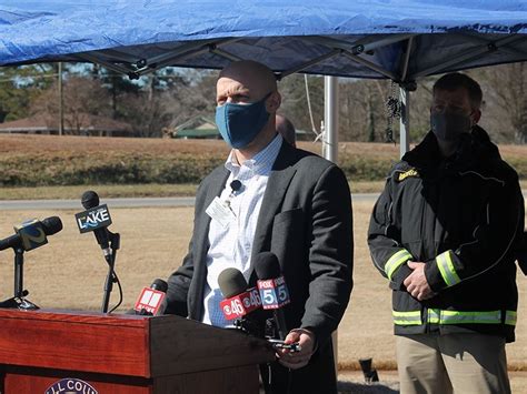 Preliminary indications are that a nitrogen line ruptured inside the facility, nicholas ancrum, the vice president for human resources at the foundation food group, said at a news conference yesterday afternoon. 6 dead, 4 still hospitalized after liquid nitrogen leak ...
