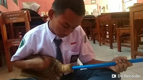 Tanpa teman dimuka bumi ini , siapalah kita :d. Mari Kita Menangis Bersama Kawan - YouTube