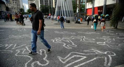 com mais de 61 mil assassinatos brasil tem recorde de homicídios