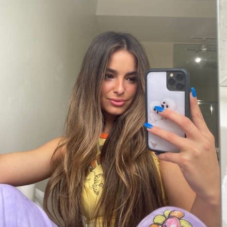 It often indicates a user profile. Addison Rae Returns to Social Media, Apologizes for Past ...