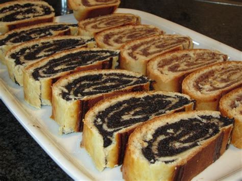 Maybe you would like to learn more about one of these? schneller Hefeteig-Strudel mit Mohn- und Nussfüllung ...
